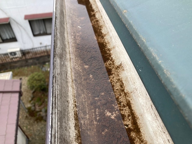 雨樋の詰まり　勾配不良